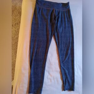 Grey SPALDING leggings SZ Small/Petite. Like new leggings with beige stitching.